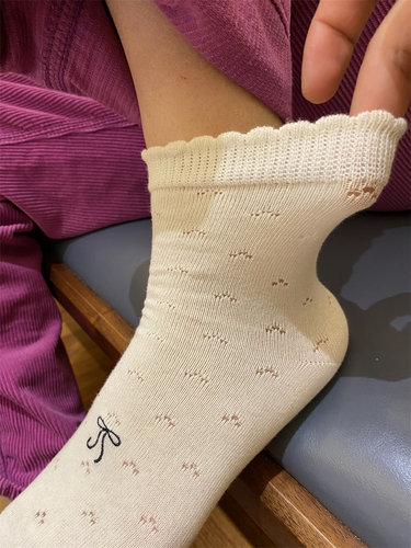 马卡龙蝴蝶结街头刺绣东大门女袜
