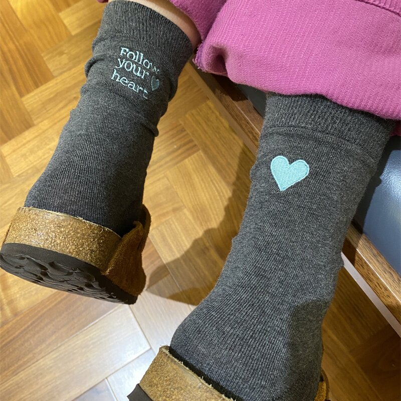 2026东大门四季新款女袜网红款韩系AB款刺绣爱心字母棉质中筒袜子