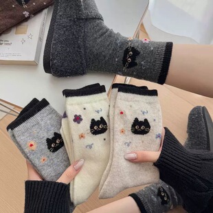 加厚保暖羊绒女袜子韩版网红卡通小猫柔软羊毛袜学院风花朵中筒袜
