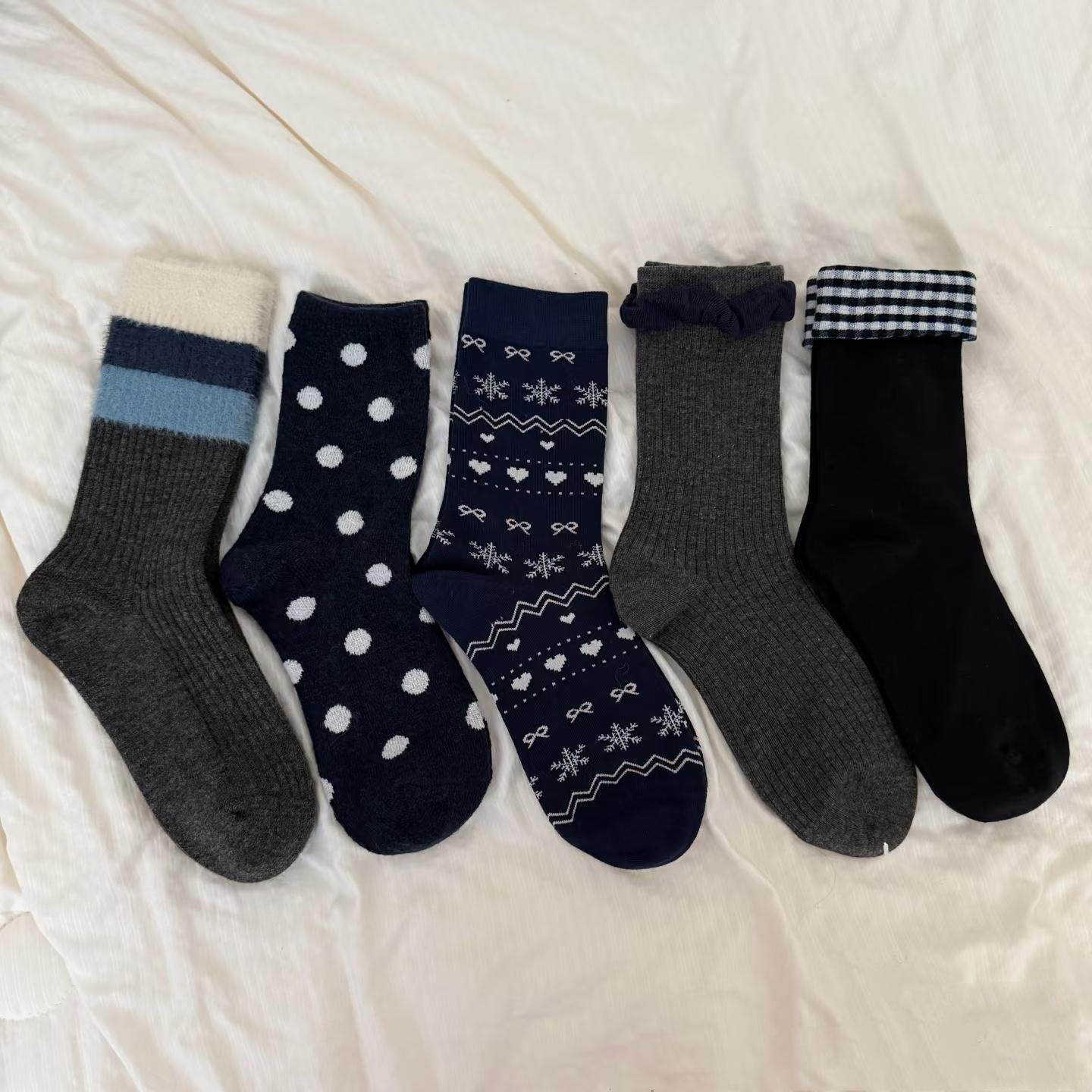 黑灰色系网红款羊毛女袜子冬季加厚保暖拼条纹波点蝴蝶结中筒袜,女士内衣/男士内衣/家居服,中筒袜,淘宝优惠券,粉丝福利购,淘宝优惠卷