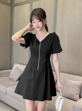 2025新款女装夏款黑色V领拉链款设计大码显瘦灯笼袖百搭连衣裙