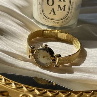 高级感金色时尚网红简约链条式手表女款小众精致气质小众轻奢女表