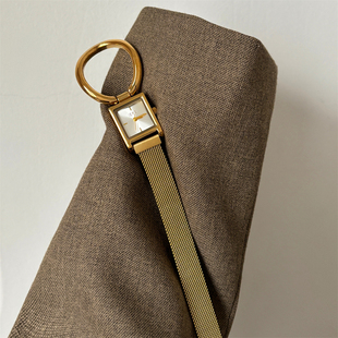 IEKE 设计款小众高级感大圆环方形小表盘磁吸扣女士手表职场通勤