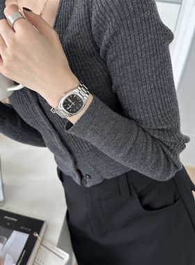 日系灰色手表女大方形时尚ins小众韩系气质精致日历精致石英表