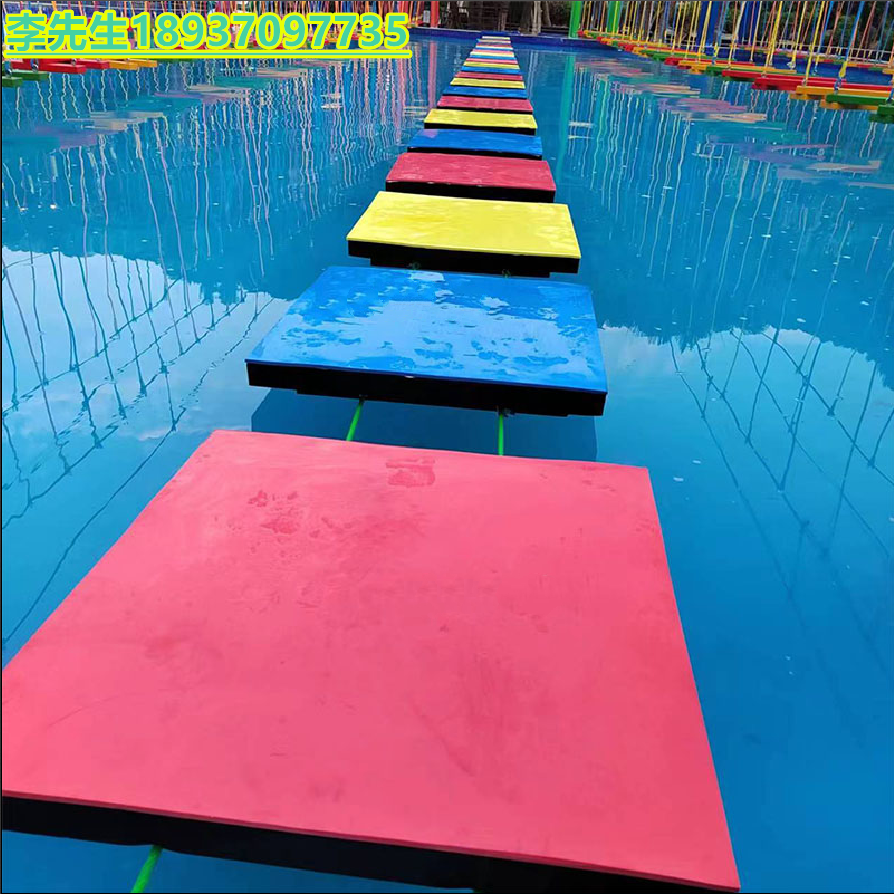 网红水上浮桥水上浮板水上趣桥水上漂浮板桥水上乐园浮桥浮板桥