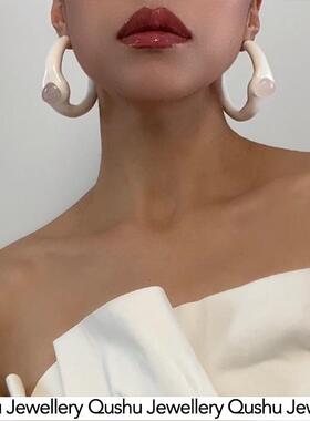 Qushu Jewellery 原创设计师手工镶嵌天然石耳圈雕塑感耳环耳饰
