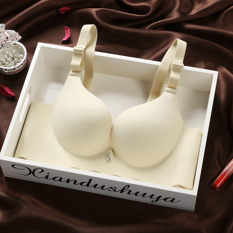 无痕天然乳胶一片式上薄下厚文胸