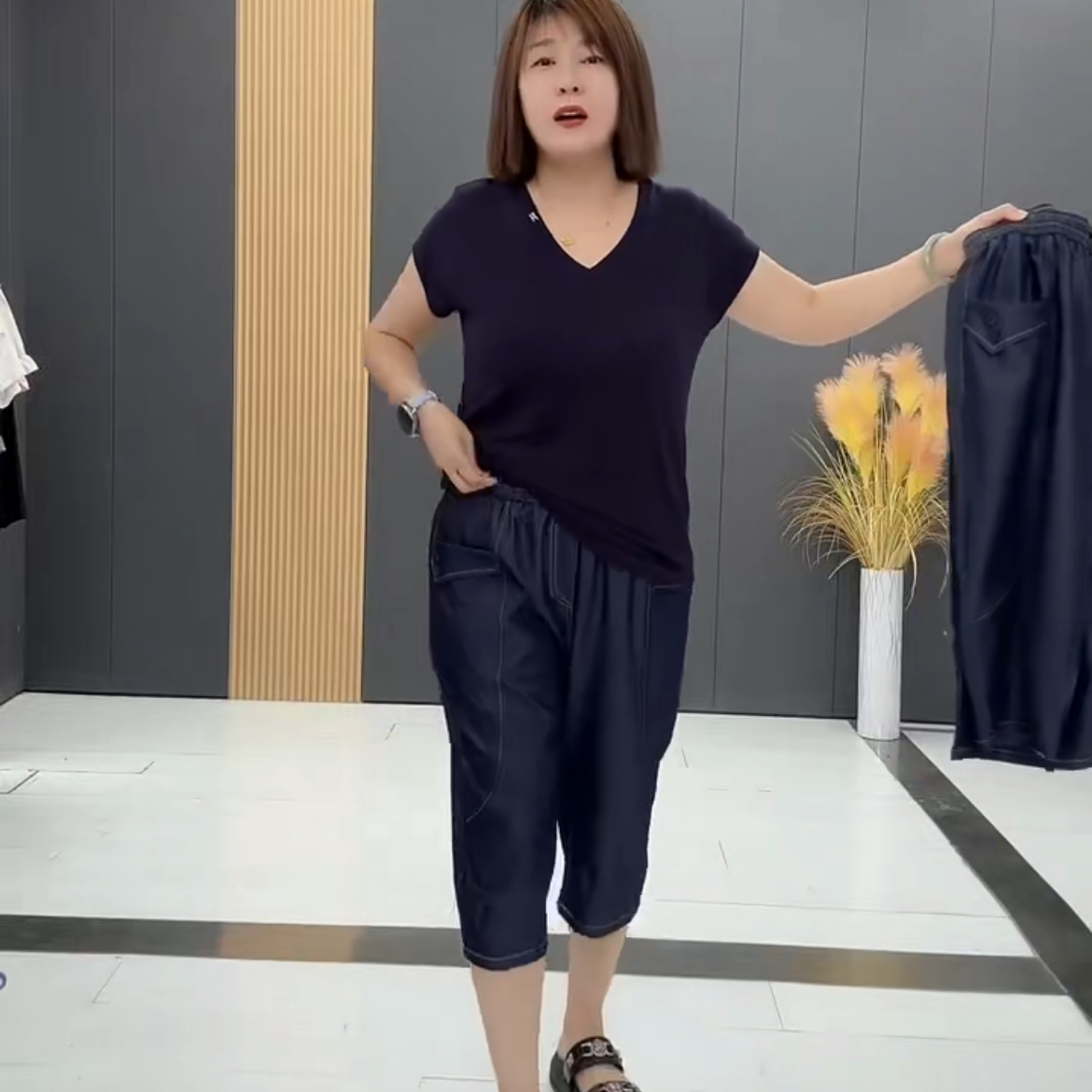 大码女装2025夏季新款韩版时尚松紧腰洋气遮肚显瘦天丝牛仔休闲裤