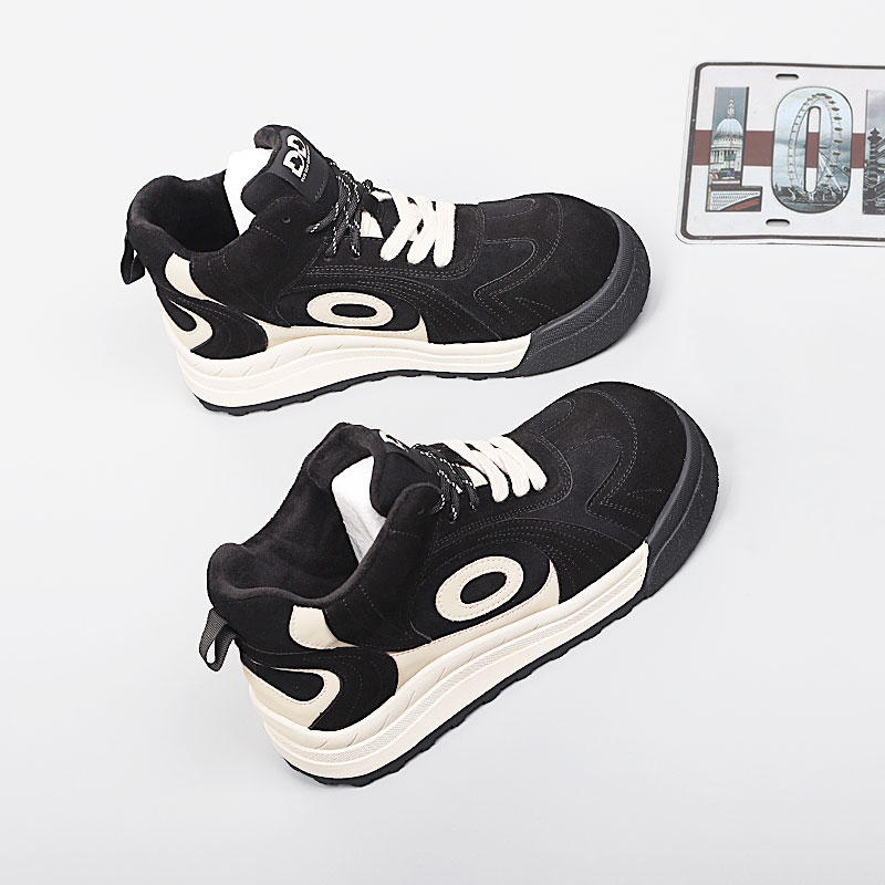 加大码女鞋41-43脚宽胖肥2025冬季舒适棉鞋时尚休闲百搭加绒板鞋