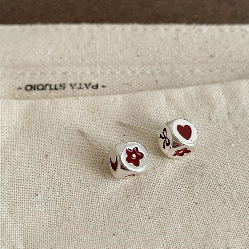 红色滴油爱心花朵骰子耳钉女耳环