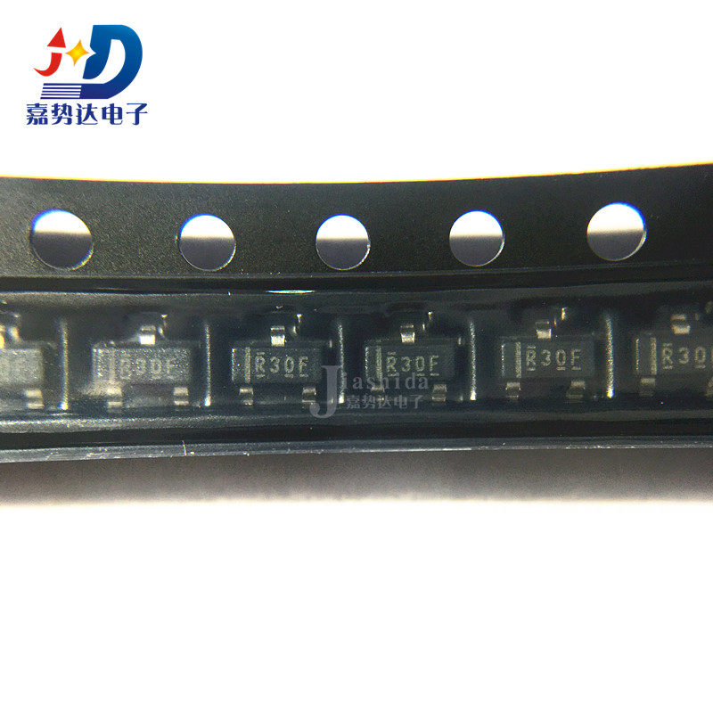 REF3030AIDBZR 丝印：R30F SOT-23 电压基准芯片 3V输出 全新