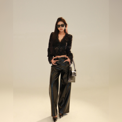 【蜜蜜家】穆斯之语 欧美辣妹泡泡长袖V领蕾丝上衣 25/Z605