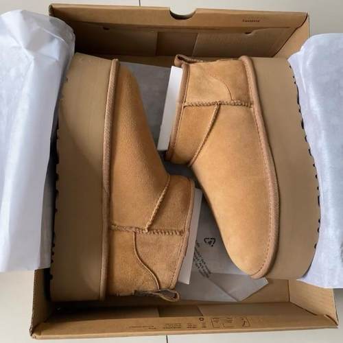 2025秋冬新款羊皮毛一体雪地靴女加绒加厚保暖厚底增高真皮短靴子