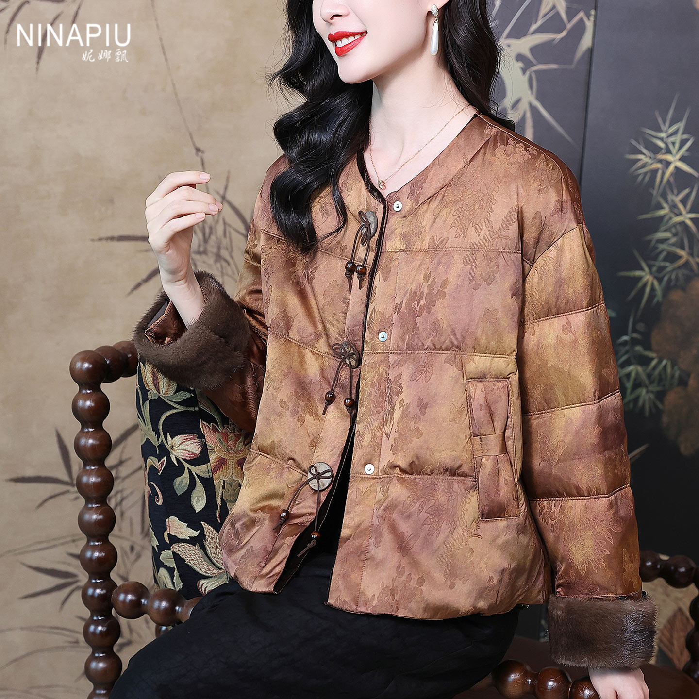 妮娜飘国风复古人丝提花鹅绒服