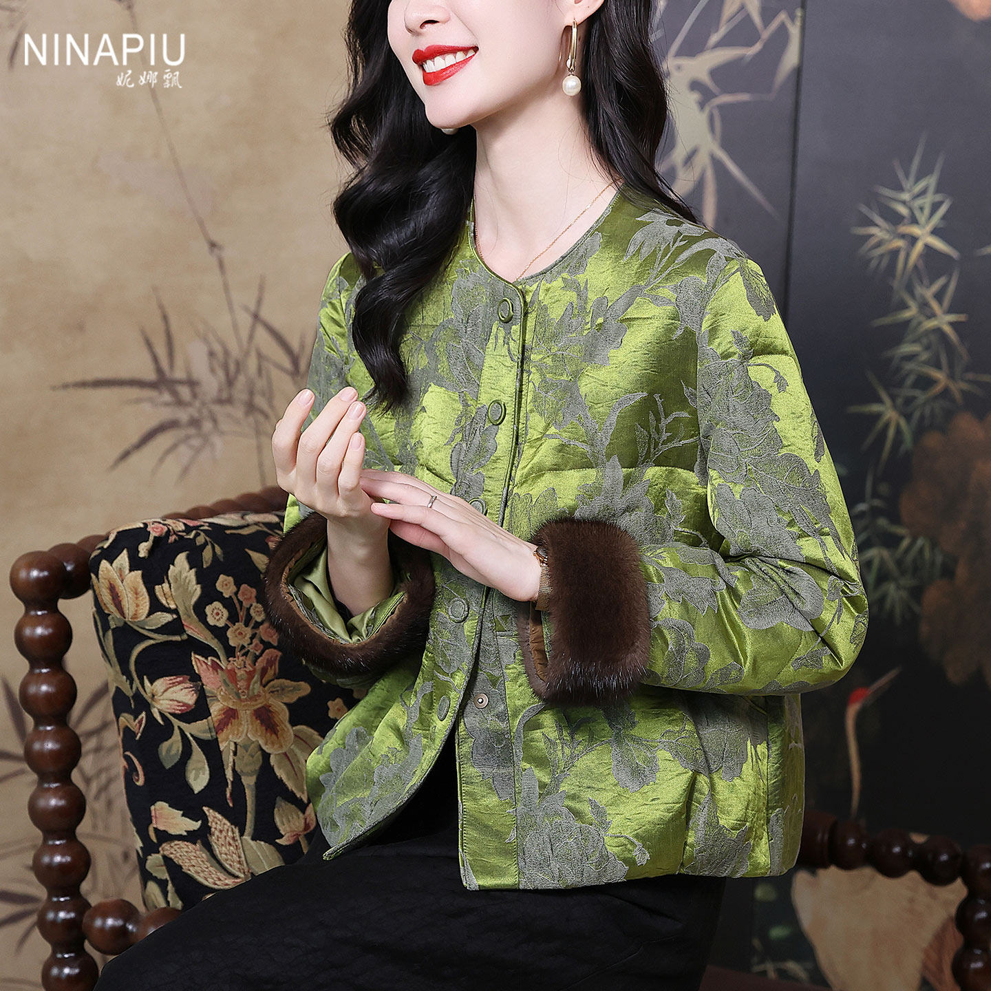 复古高级感新中式鹅绒服女2025冬新款水貂袖口拼接天丝提花羽绒服,女装/女士精品,羽绒服,淘宝优惠券,粉丝福利购,淘宝优惠卷