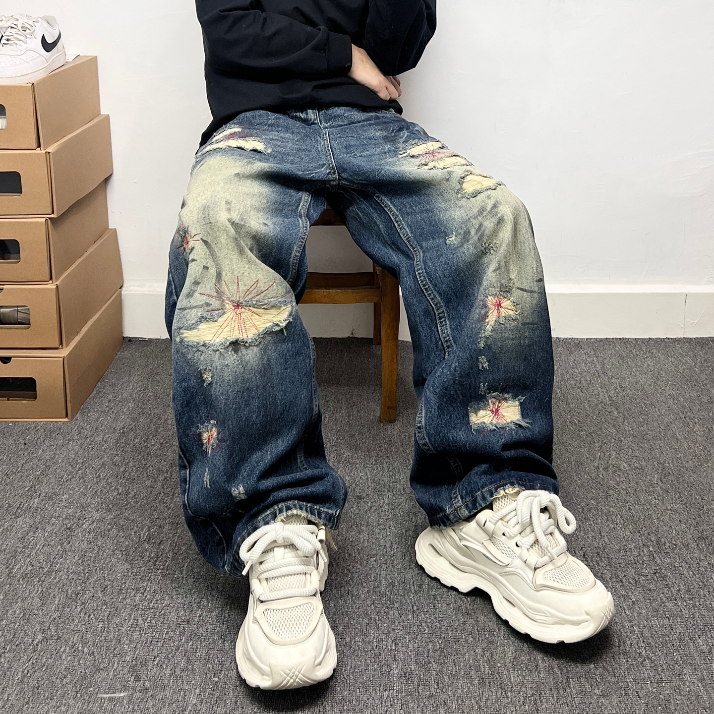 个性潮流做旧泼墨破洞贴布直筒牛仔裤男款美式高街宽松阔腿长裤子