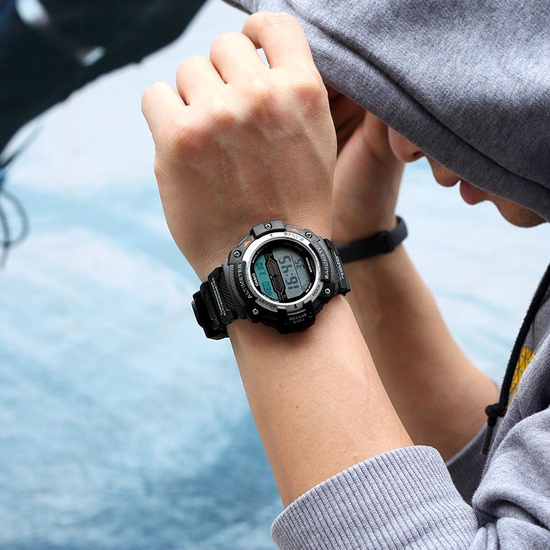 卡西欧登山表户外运动液晶电子表