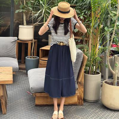 爆款女装今年流行条纹连衣裙女20