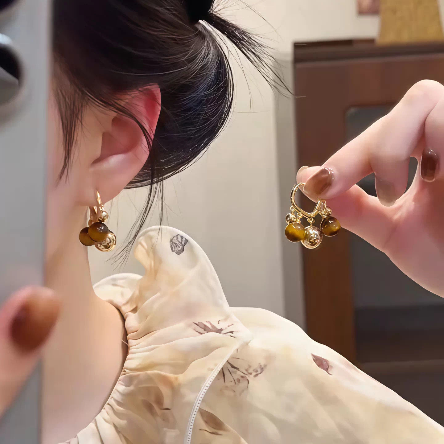 复古美拉德虎眼石金属球耳扣高级感轻奢小众设计气质秋冬耳环耳饰