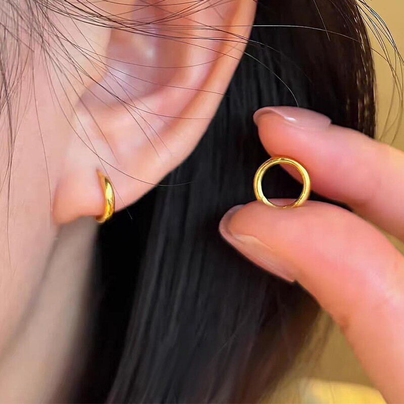 复古迷你金色素圈耳扣女2026新款爆款精致简约养耳洞日常百搭耳饰