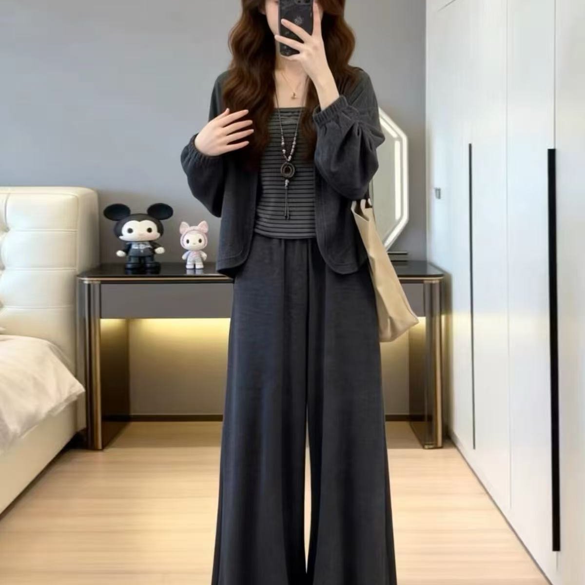 韩系巨好看穿搭一整套2026新款灰色开衫外套女秋冬裤腿裤三件套装