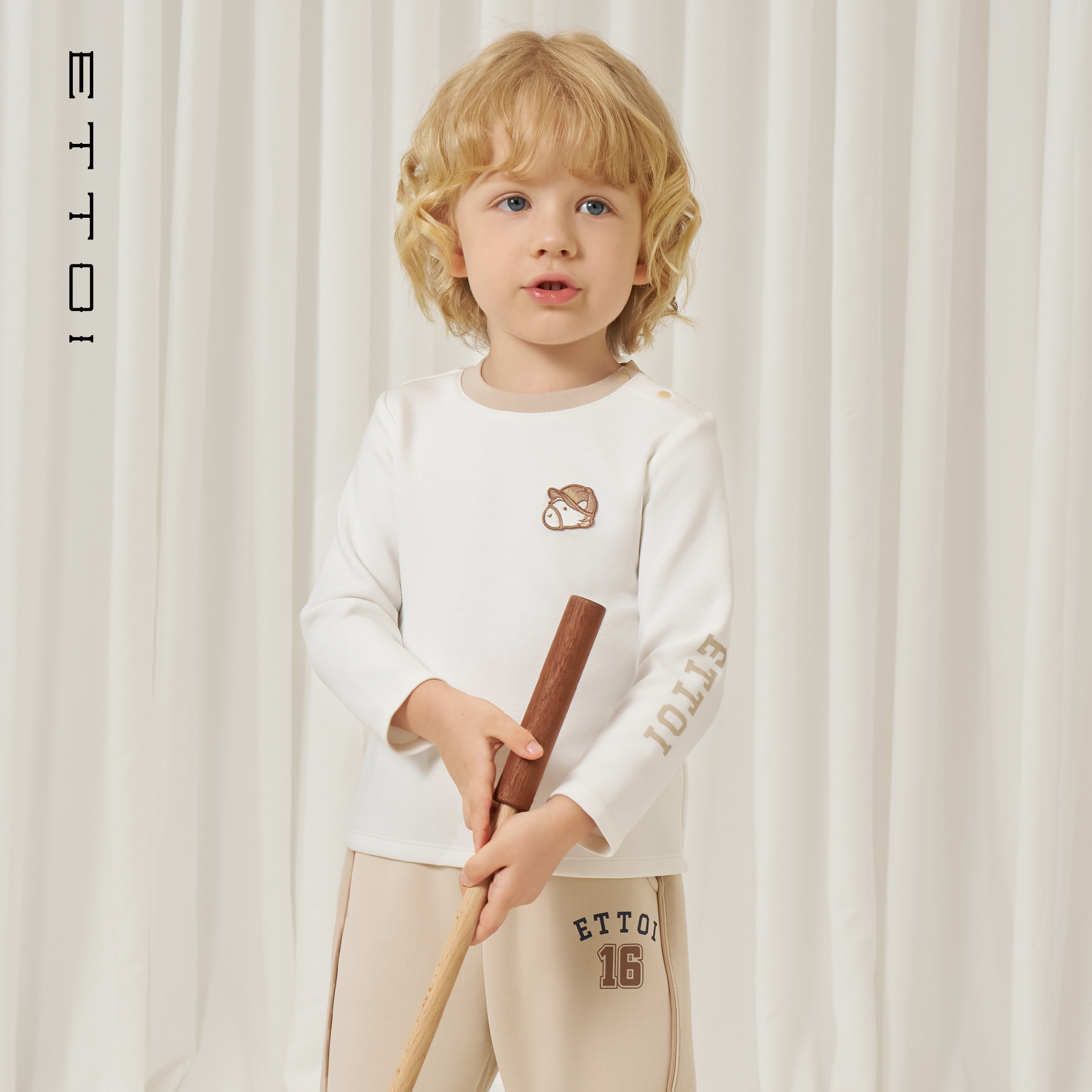 ETTOI爱多娃2025年秋季新款白色长袖T恤舒适感圆领简约撞色打底衫