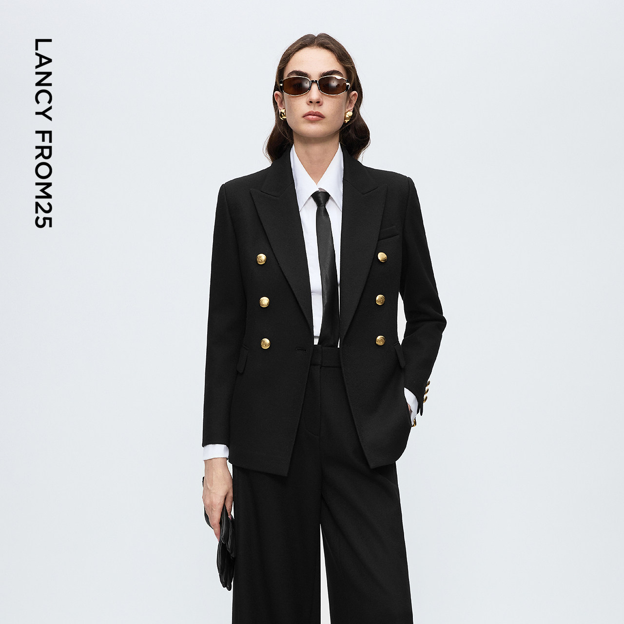 率性戗驳领 复古双排扣 舒适羊毛