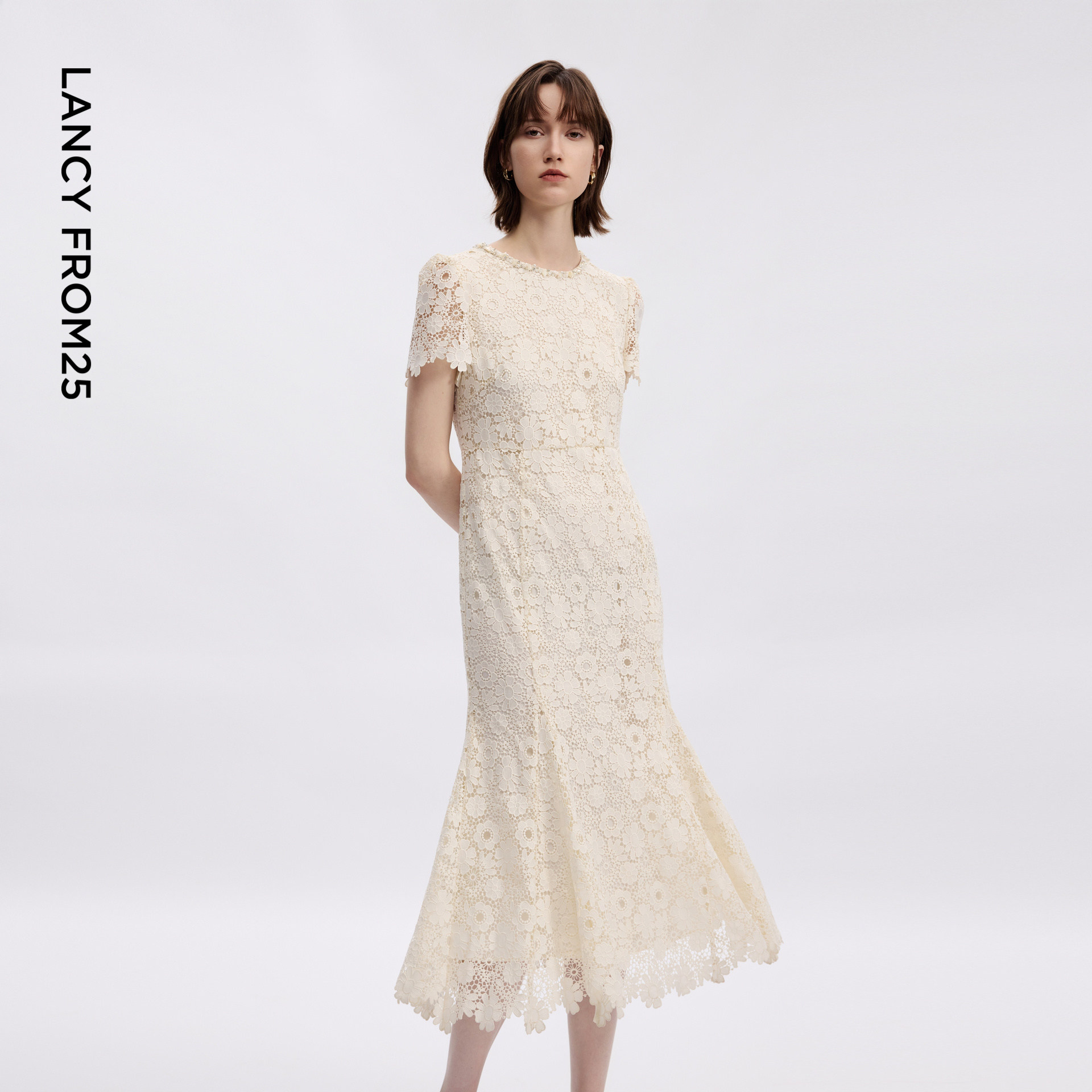 朗姿25圆领收腰鱼尾蕾丝连衣裙优雅气质设计感裙子2026年夏季新款