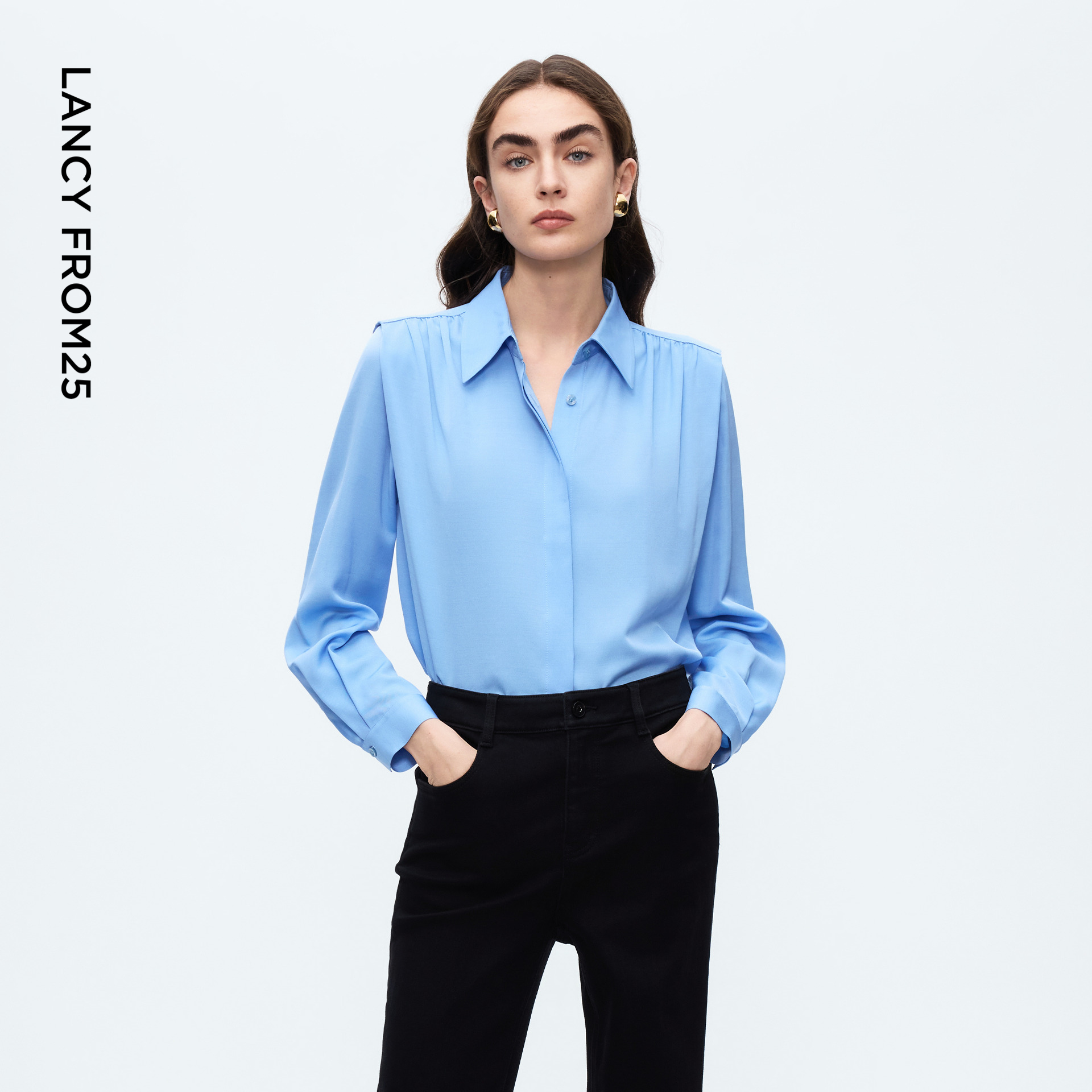 折皱宽肩 直身廓形 醋酸/羊毛