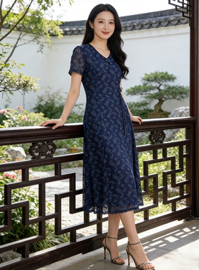 丹同款 琳丹乐2026春夏新品优雅深蓝花蕾丝连衣裙68034