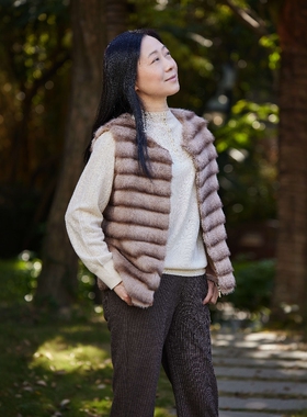 琳丹乐 丹同款 2024新品驼色毛绒马甲49204