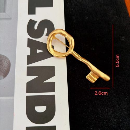 夏帕瑞丽  简约高级感黄铜钥匙胸针