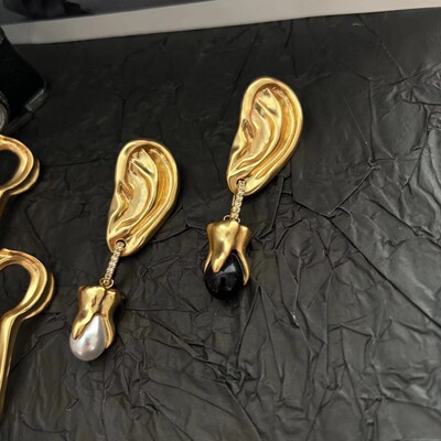 夏帕瑞丽  Schiaparelli  钥匙耳朵系列特色耳针AB款，