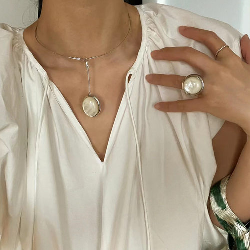 白贝母木纹项圈小众复古经典项圈白月光不规则吊坠组合项链女