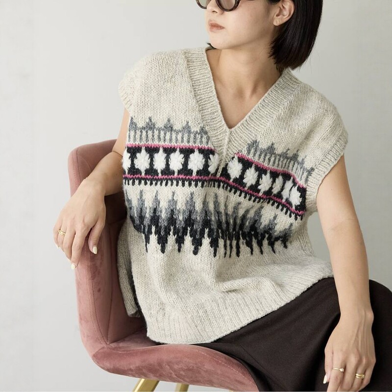 日代IENA Nordic Vest 25AW 北欧风手工编织V领羊毛针织背心马甲