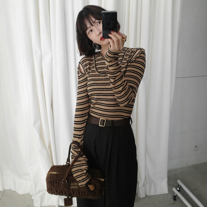 CLANE日系层叠露肩镂空上衣