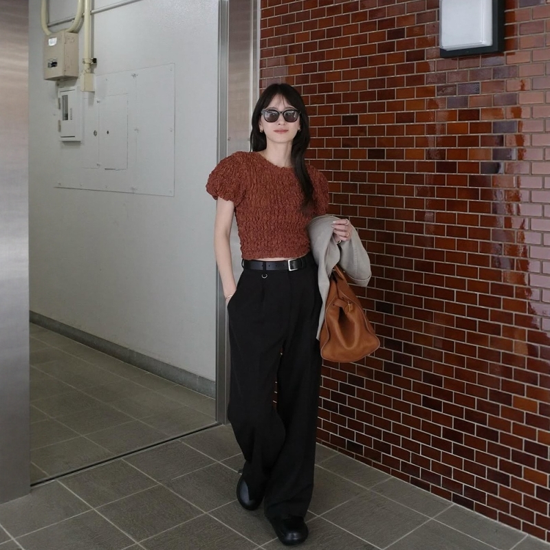 CLANE修身褶皱短袖T恤上衣