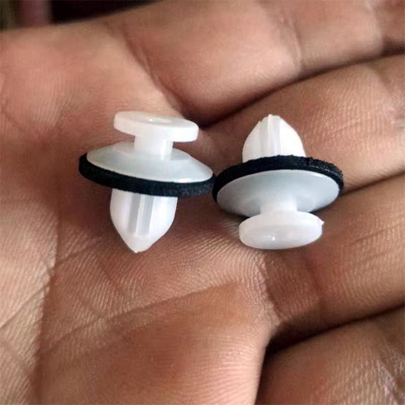 下裙边梁卡子底大边包围卡子