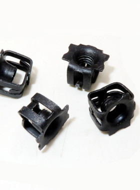 适用长安CS35CS55CS75CS85CS95CS15牌照底座卡扣车牌固定螺母卡子