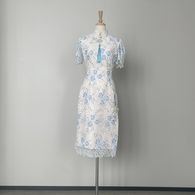 改良新中式马来褂短款日常旗袍连衣裙小礼服浅蓝蕾丝刺绣流苏珍珠