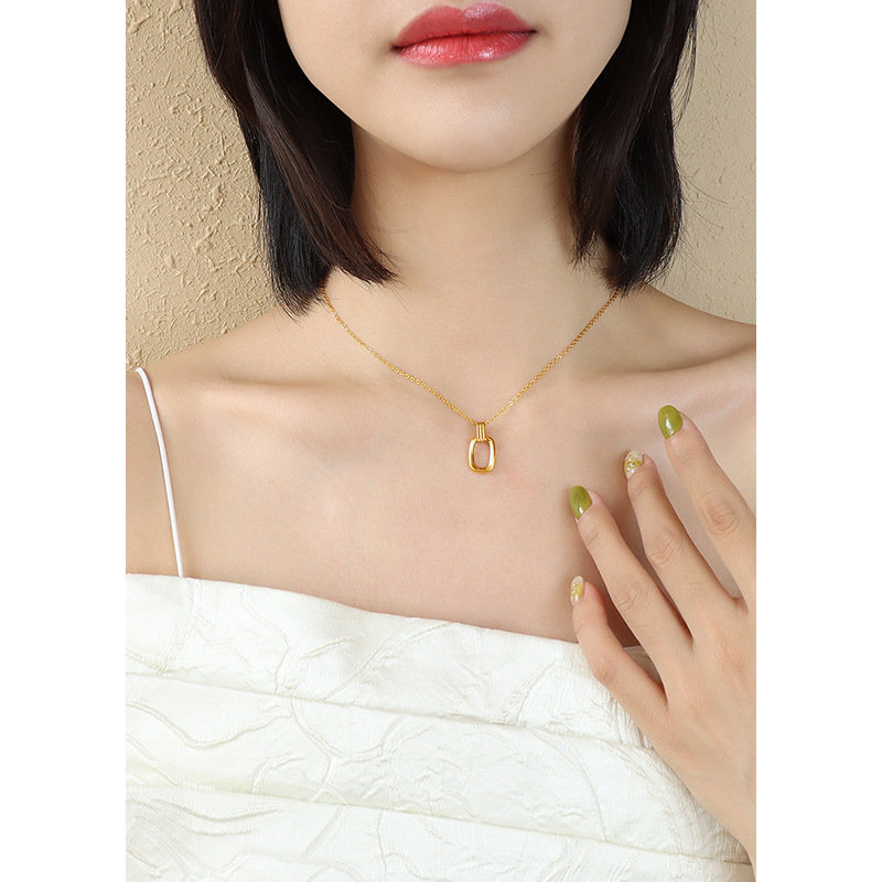 Ins jewelry niche design sense chocker geometric Pendant Necklace female collarbone neck chain titanium steel 18K Gold