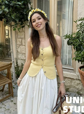 欧美ins网红博主上身亮黄色系扣大U领修身短款露脐针织小吊带背心