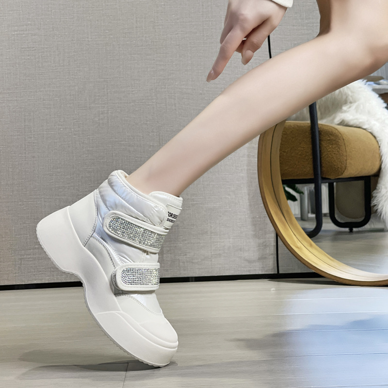 大码女鞋35一43厚底雪地靴女2025新款加厚保暖冬季新款防水防滑雪