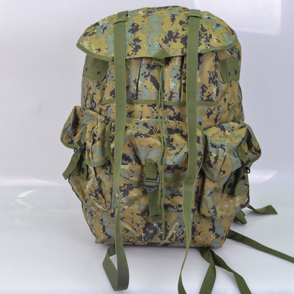 户外军迷彩背包旅行防水带支架轻便徒步背囊消防应急储备包救援包