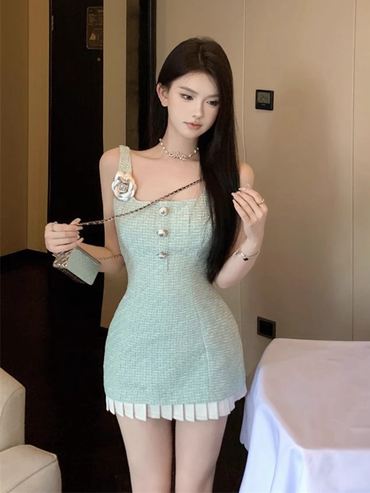 别致小香风花朵方领吊带连衣裙女装夏季气质名媛收腰拼接百褶短裙