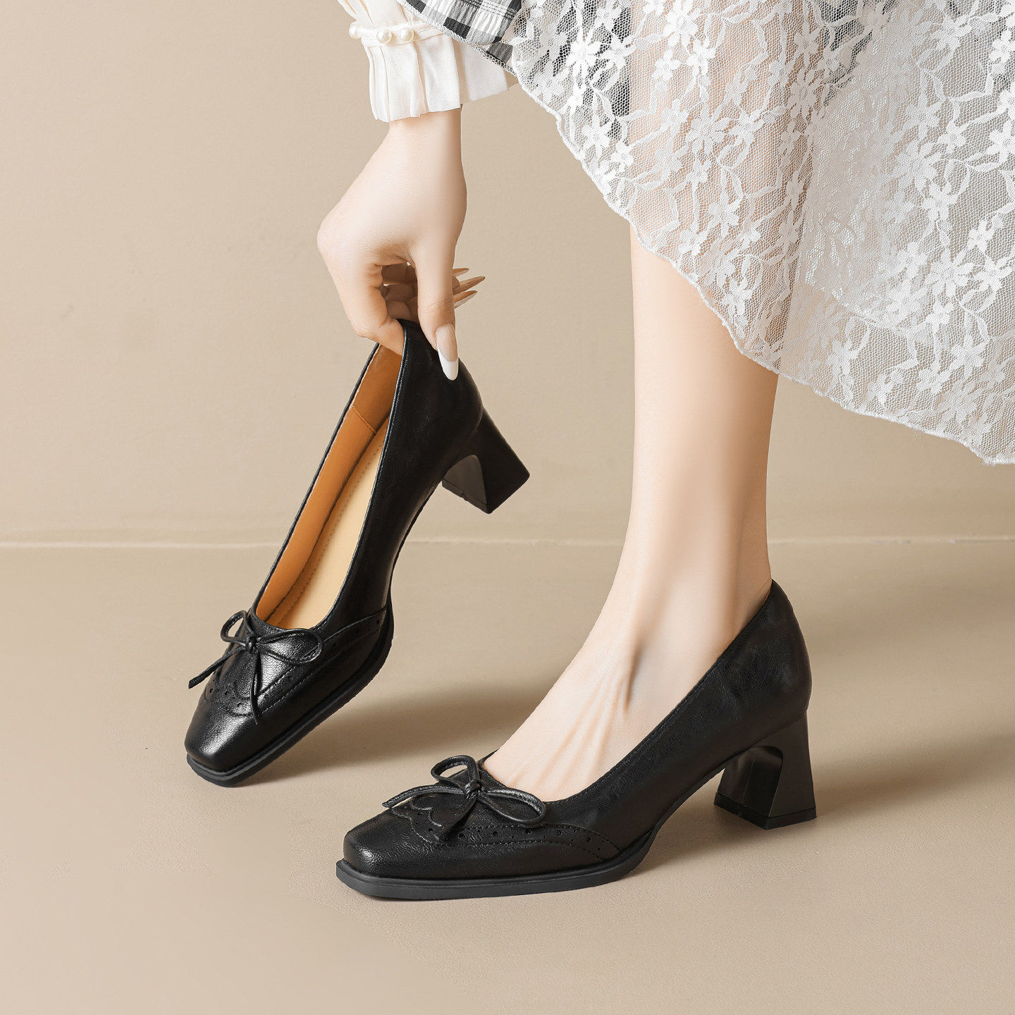 羊皮版~法式黑色单鞋女浅口粗跟蝴蝶结绝美不累脚高跟鞋大码女鞋