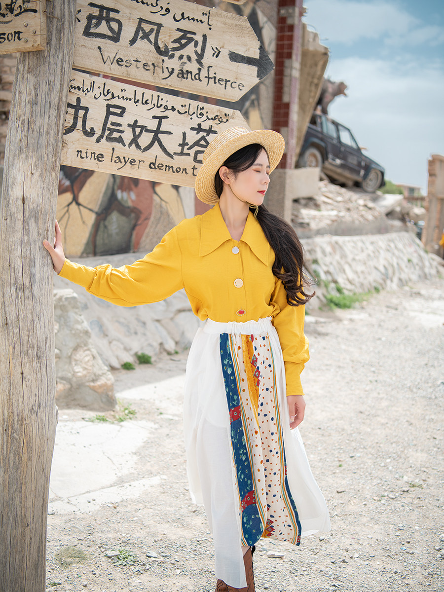 理想三旬女装青海旅拍复古民族风黄色大翻领宽松雪纺衬衫短款外套