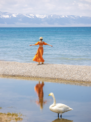 理想三旬女装旅拍橙色收腰沙滩裙露背开叉大裙摆连衣裙长款