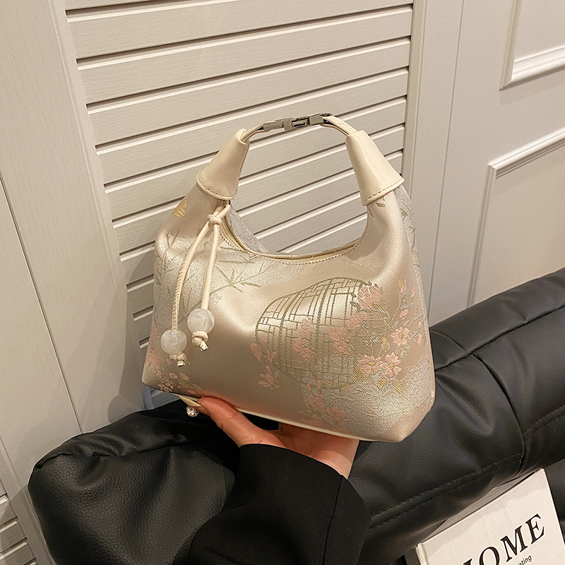 新中式刺绣腋下包女小众高级感单肩斜挎包国风手提包