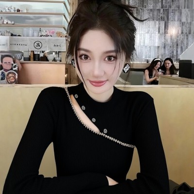 秋冬黑色修身甜辣针织长袖打底衫